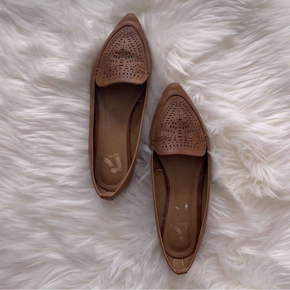 Pointed toe brown flats